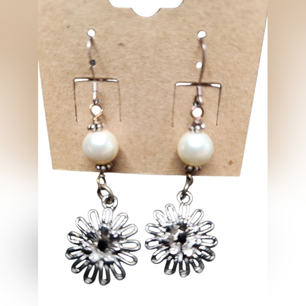 Elegant Silver and Pearl Drop Earrings - Picture 2 of 4